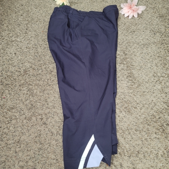 Nike Capri color gray and Stripes color white and purple - Picture 9 of 9